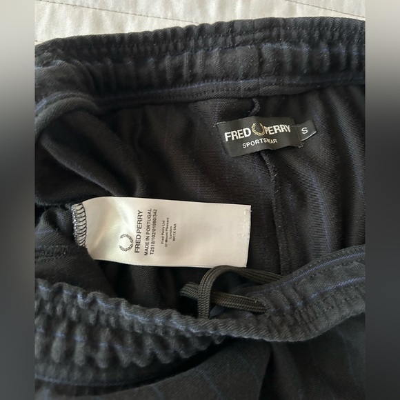Fred Perry Men's Black Joggers - Picture 1 of 4